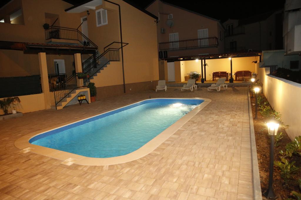 Apartmani Sprljan Vodice Exterior photo