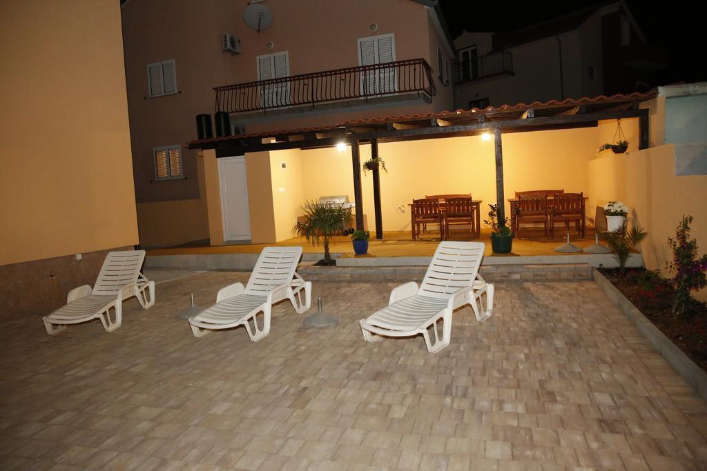 Apartmani Sprljan Vodice Exterior photo